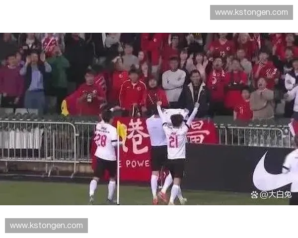 昨晚精彩足球对决：两队激烈角逐，最终比分揭晓，比赛焦点全解析